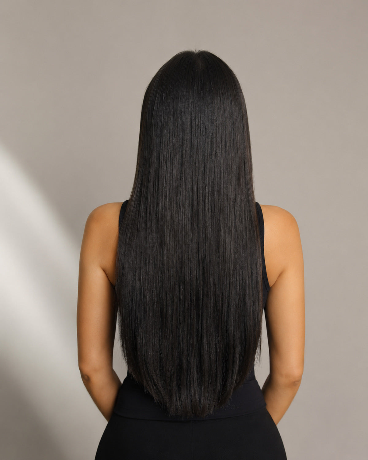 Dreamlux Tape-In Extensions – premium livsstilsbild (AI-genererad)